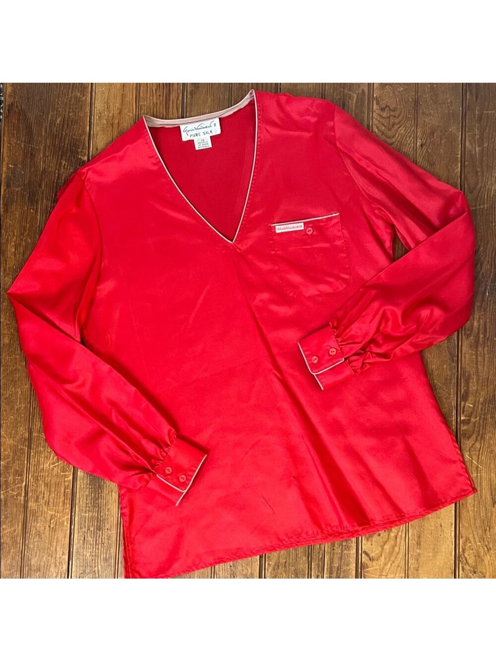 Vintage 80s silk women’s top Gloria Vanderbuilt k v-neck blouse size 10